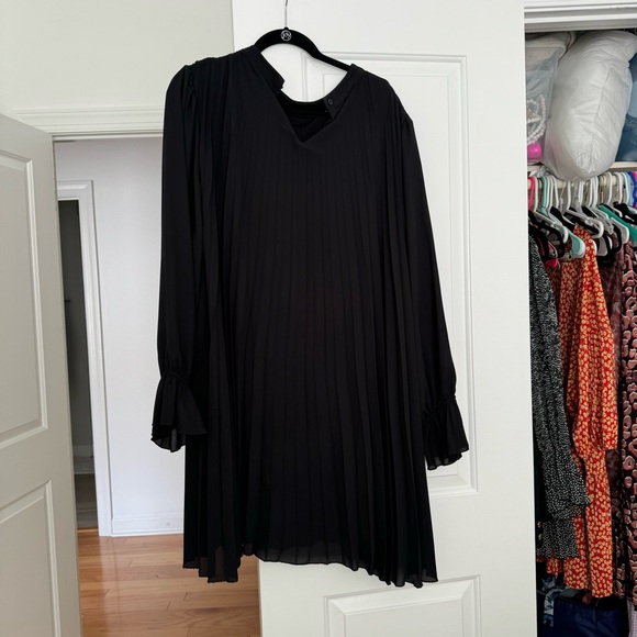 Boohoo black long sleeved dress - Picture 2 of 2